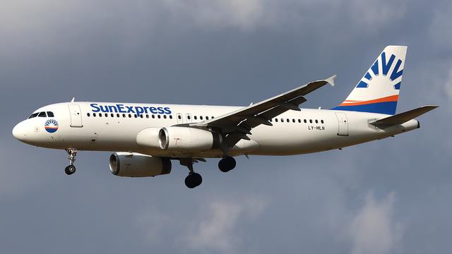 LY-MLN:Airbus A320-200:SunExpress